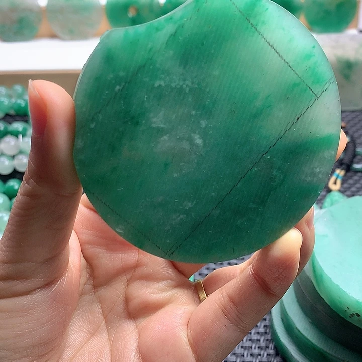 未镶嵌石英质玉珠宝半成品九*