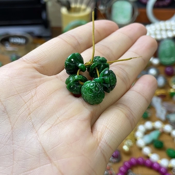 翡翠散珠精美雕刻物件物件