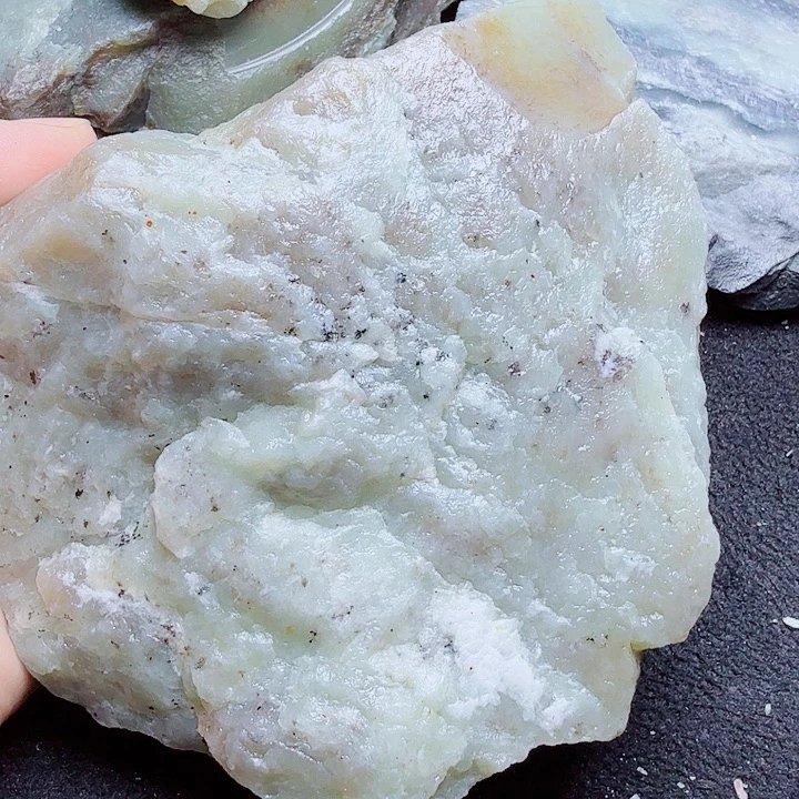 未镶嵌和田玉（糖玉）珠宝半成品