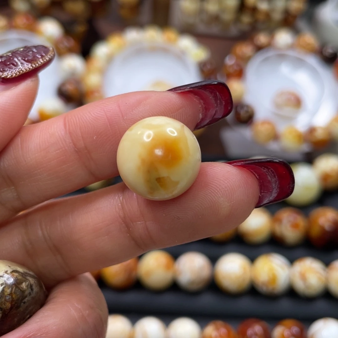 琥珀裸石未镶嵌迷*蜜蜡