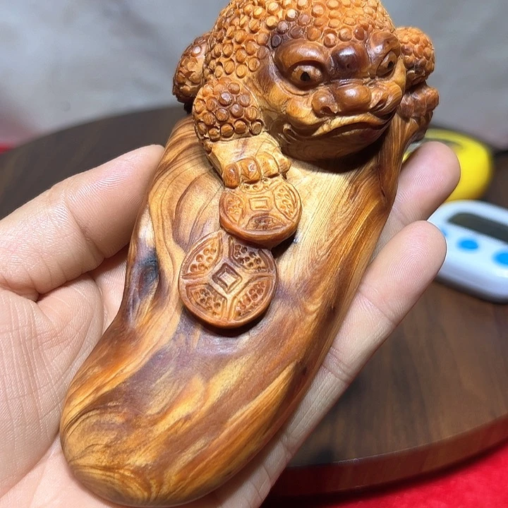 柏木高****商崖柏手工雕刻呱呱