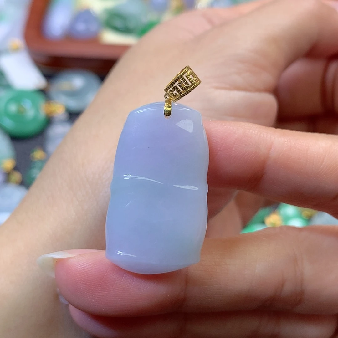 【闪购商品】吊坠(赠链)18K金镶嵌翡翠
