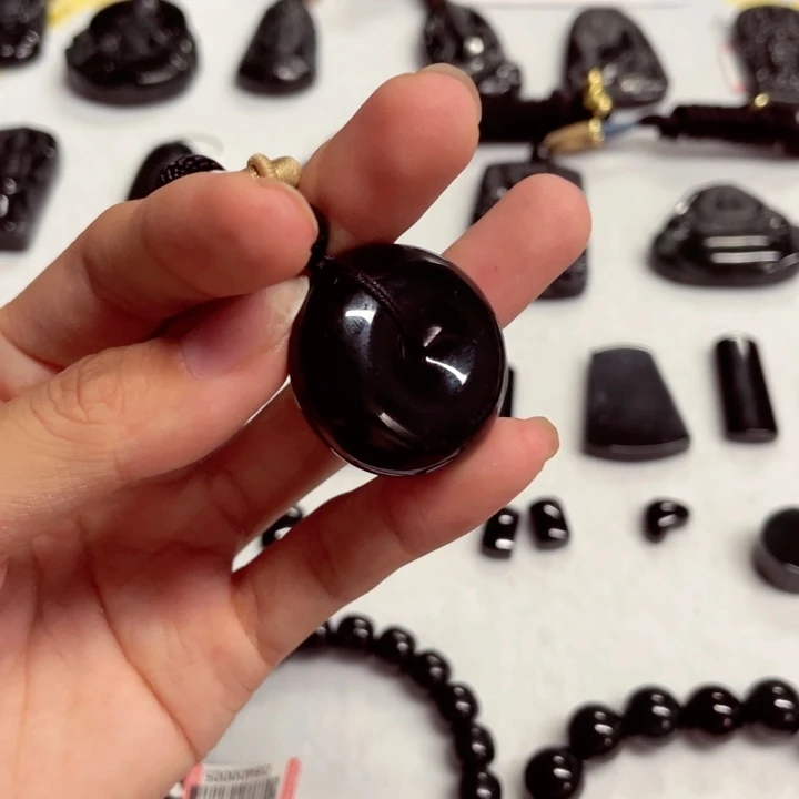 颈饰未镶嵌翡翠行*