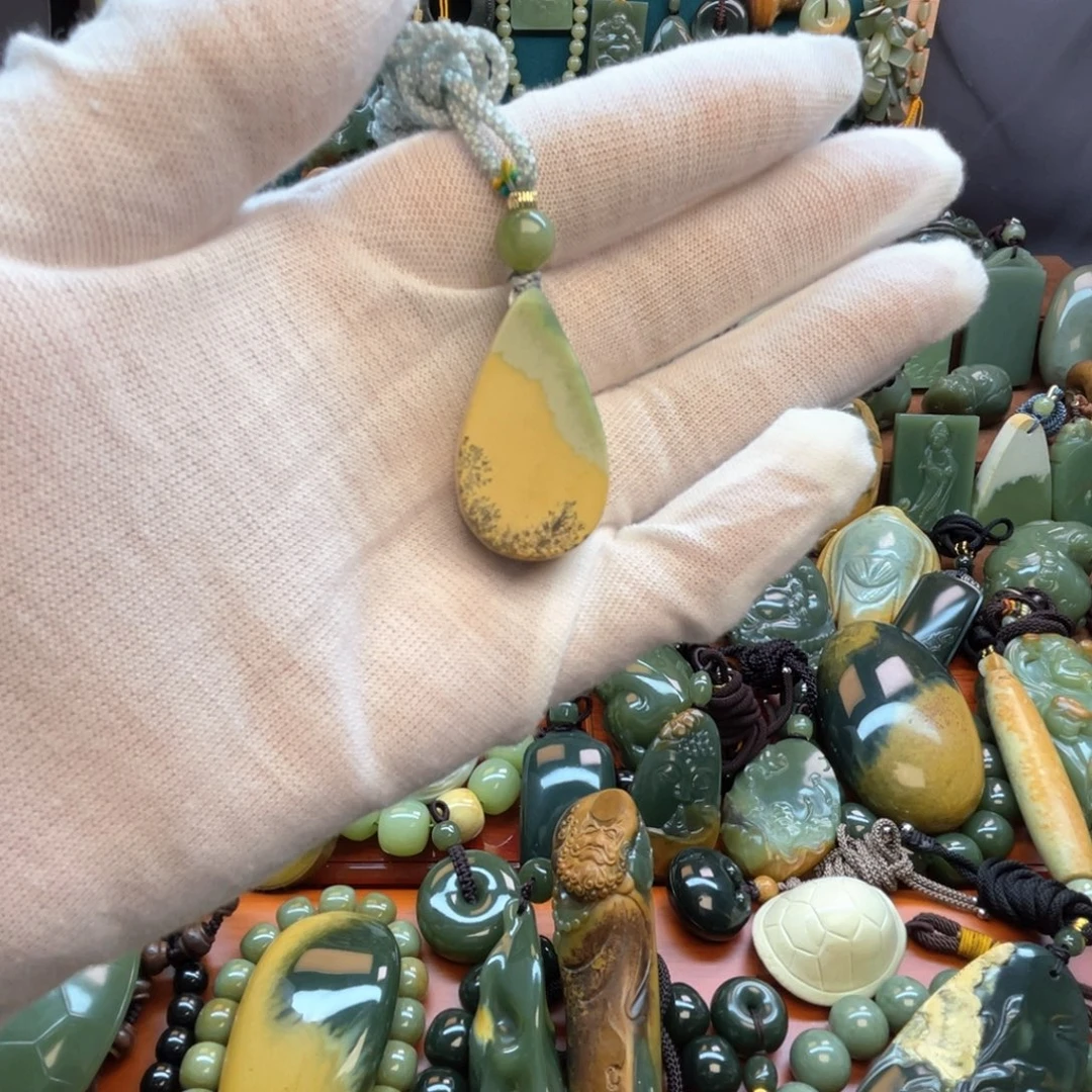 岫岩河磨玉（透闪石质玉）未镶嵌颈饰