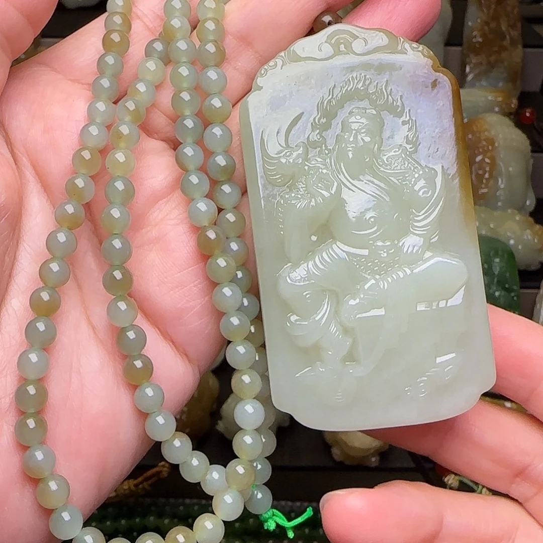 沐****和田玉未镶嵌颈饰