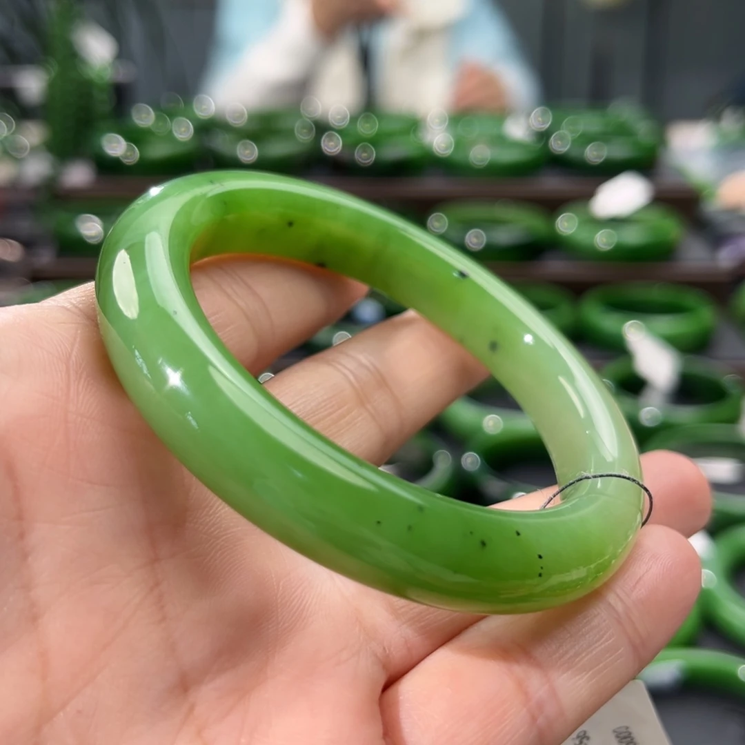 未镶嵌手镯和田玉（碧玉）