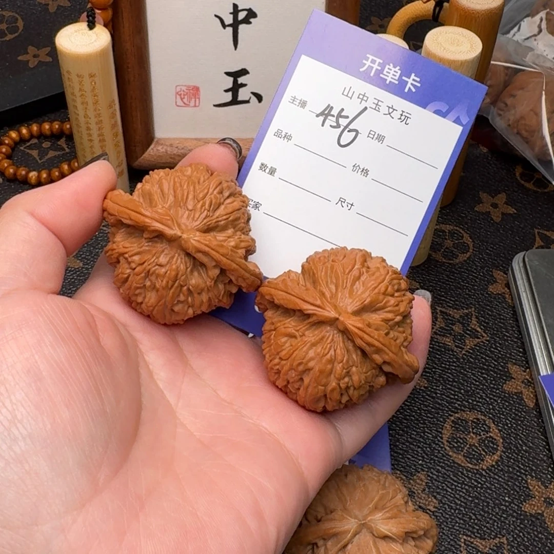 大***池把件文玩核桃45.5白狮子456