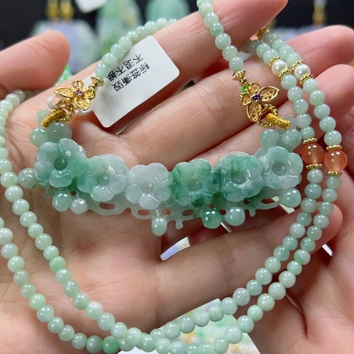 颈饰未镶嵌翡翠吊坠