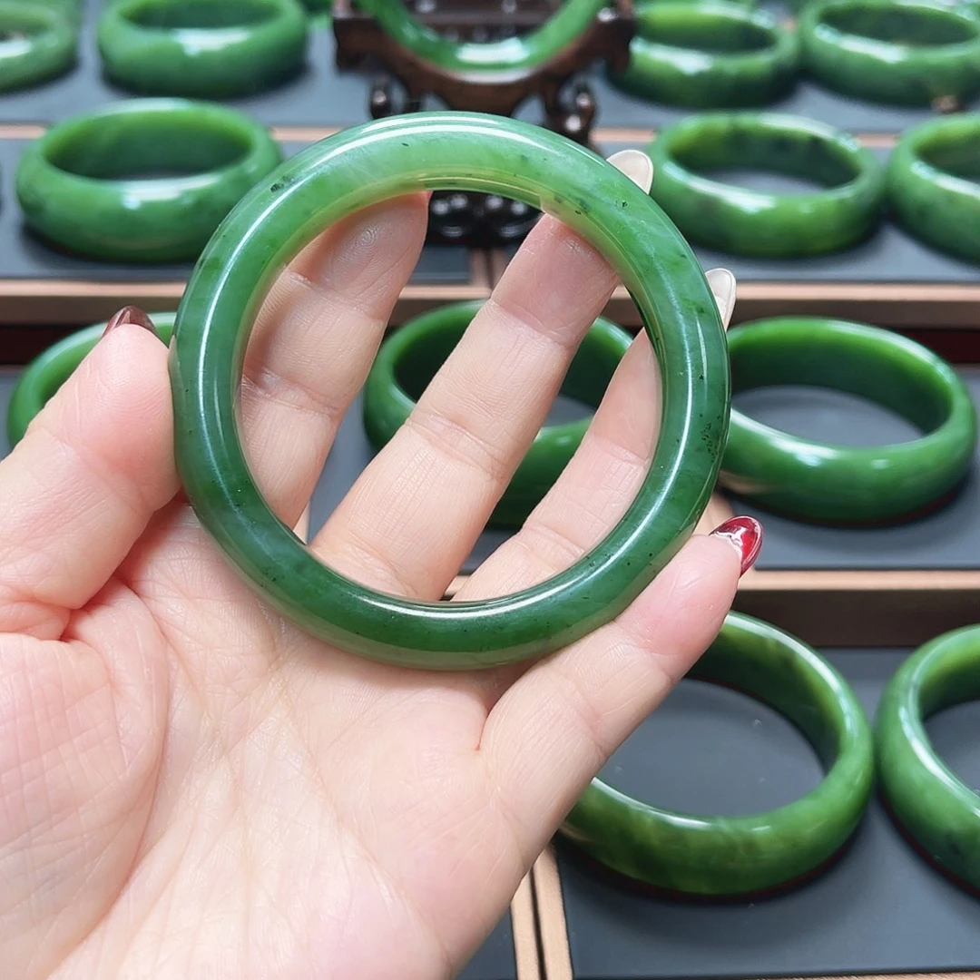 和田玉（碧玉）未镶嵌手镯