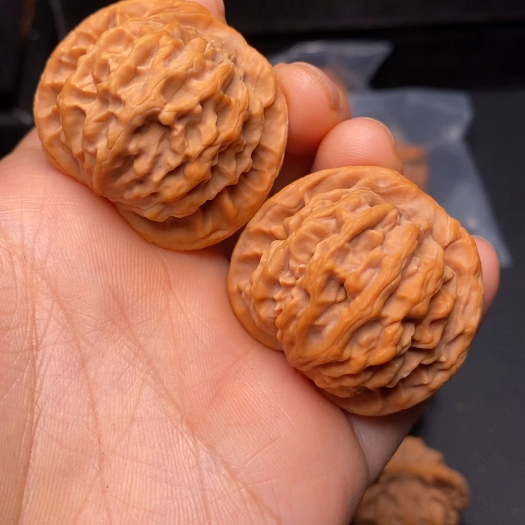 秦岭野生文玩核桃