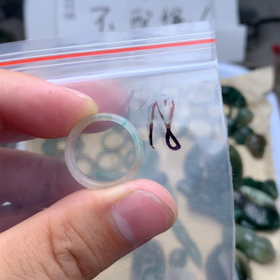 两***苏未镶嵌独山玉珠宝半成品
