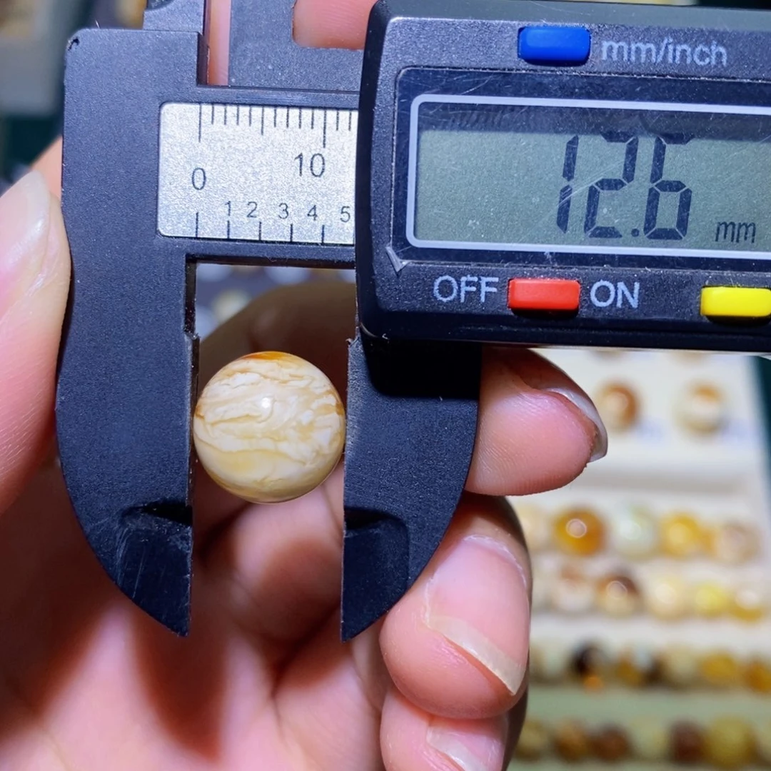 未镶嵌蜜蜡珠宝奇石