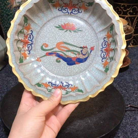 瓷片瓷器一件，品相完好