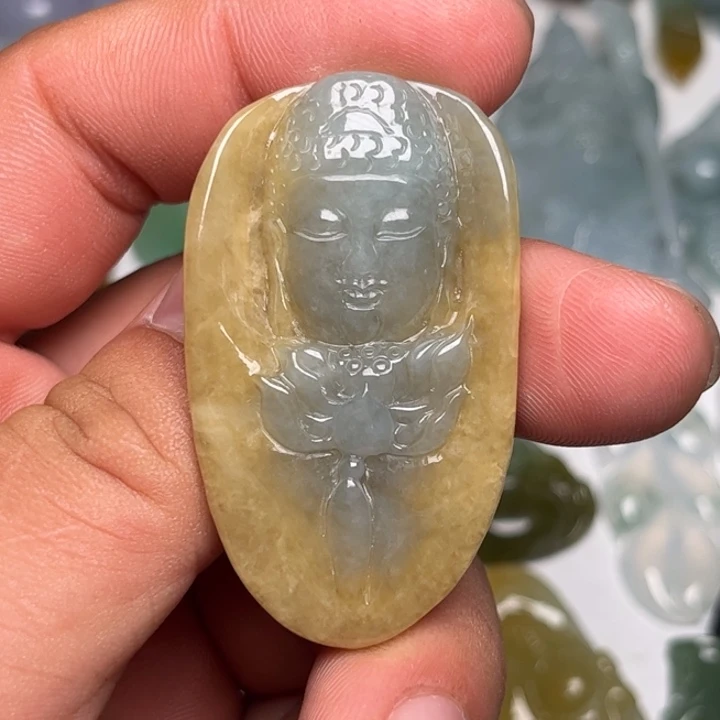 翡翠未镶嵌颈饰佛头