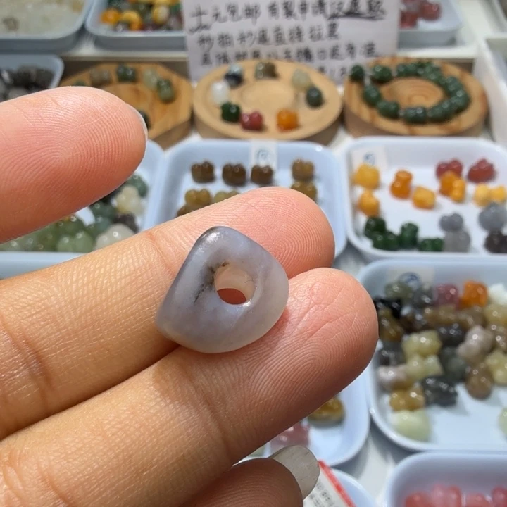 和田玉未镶嵌珠宝奇石