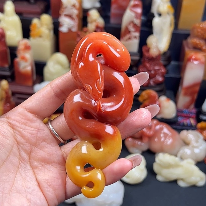 梦***奇寿山石老性芙蓉石