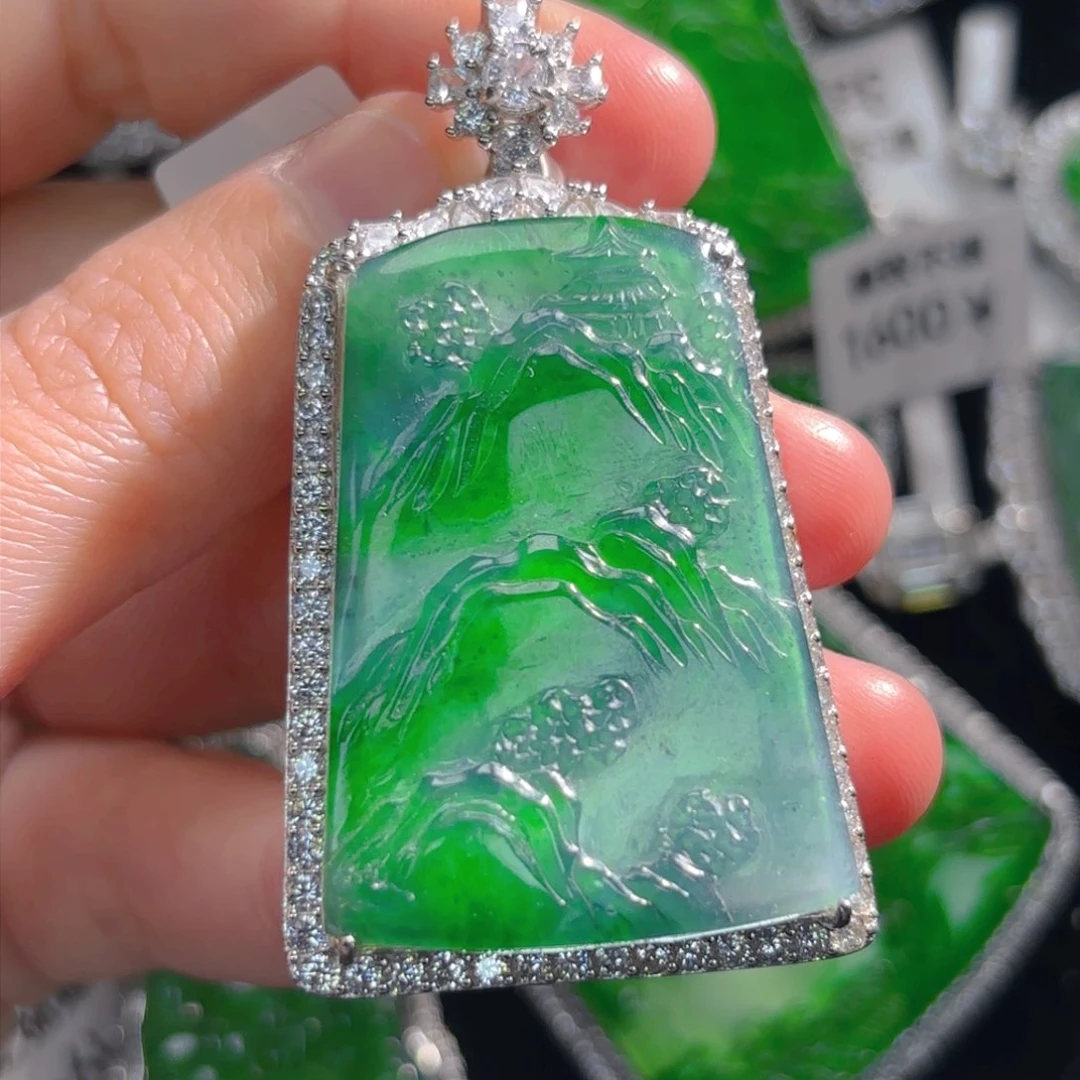 翡翠颈饰银S925镶嵌山水牌