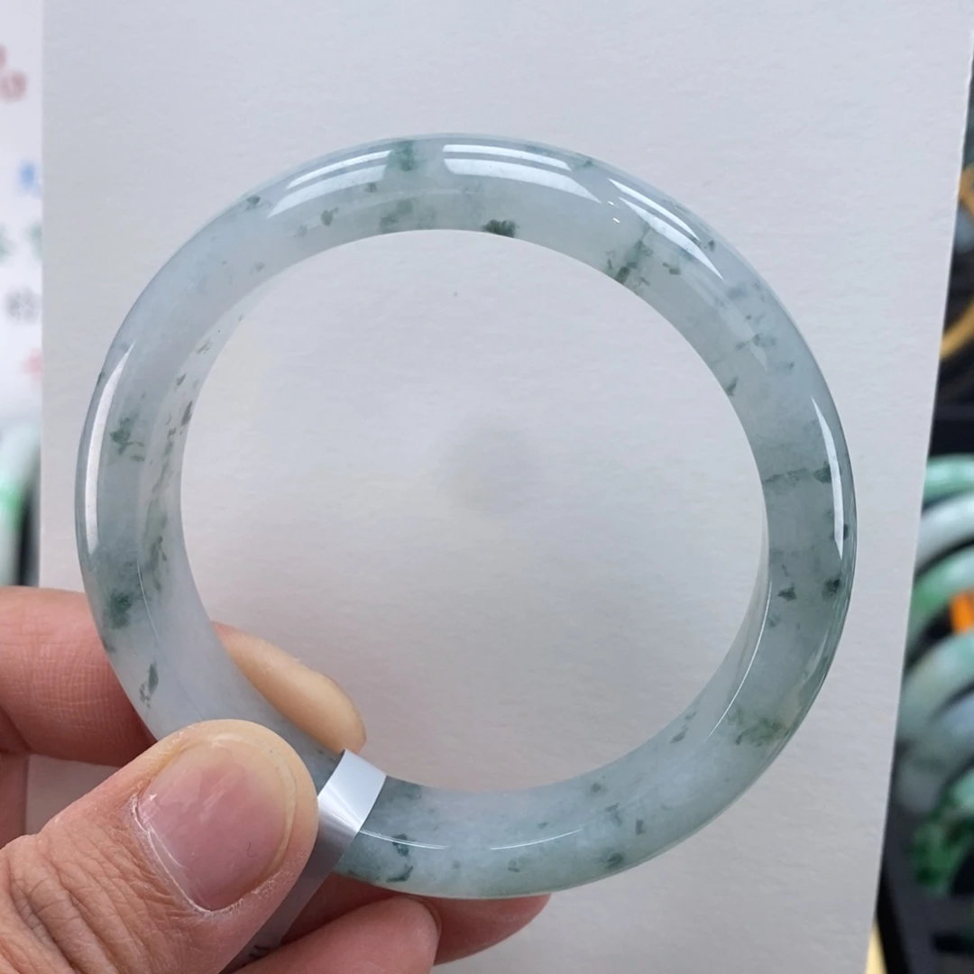 翡翠手镯未镶嵌缅甸翡翠