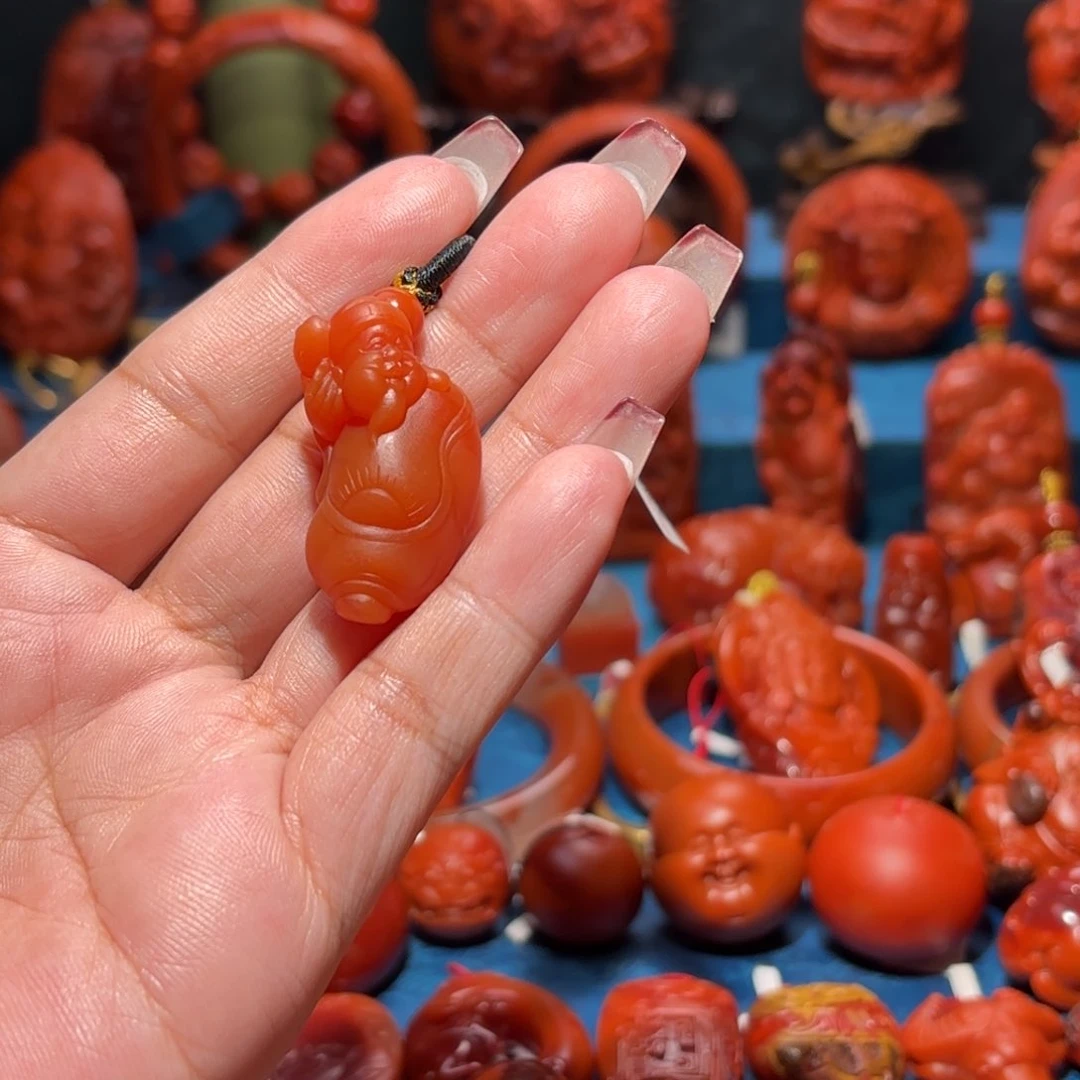 未镶嵌雕刻南红玛瑙