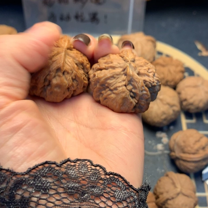 旺***旺大叶紫檀（黑酸枝木类）核桃