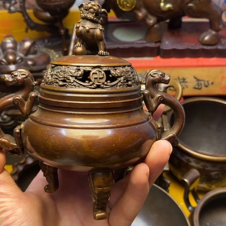 铜器摆件做工精良