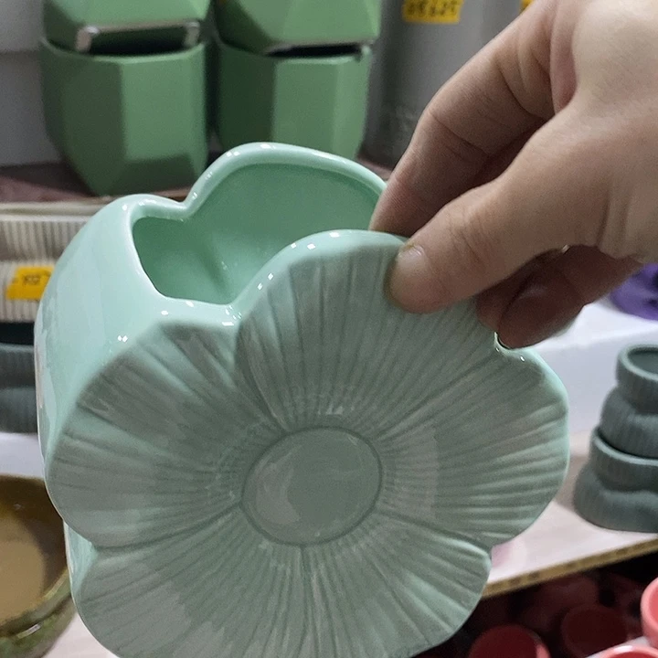 摆件陶盆有孔 瑕疵介意勿拍