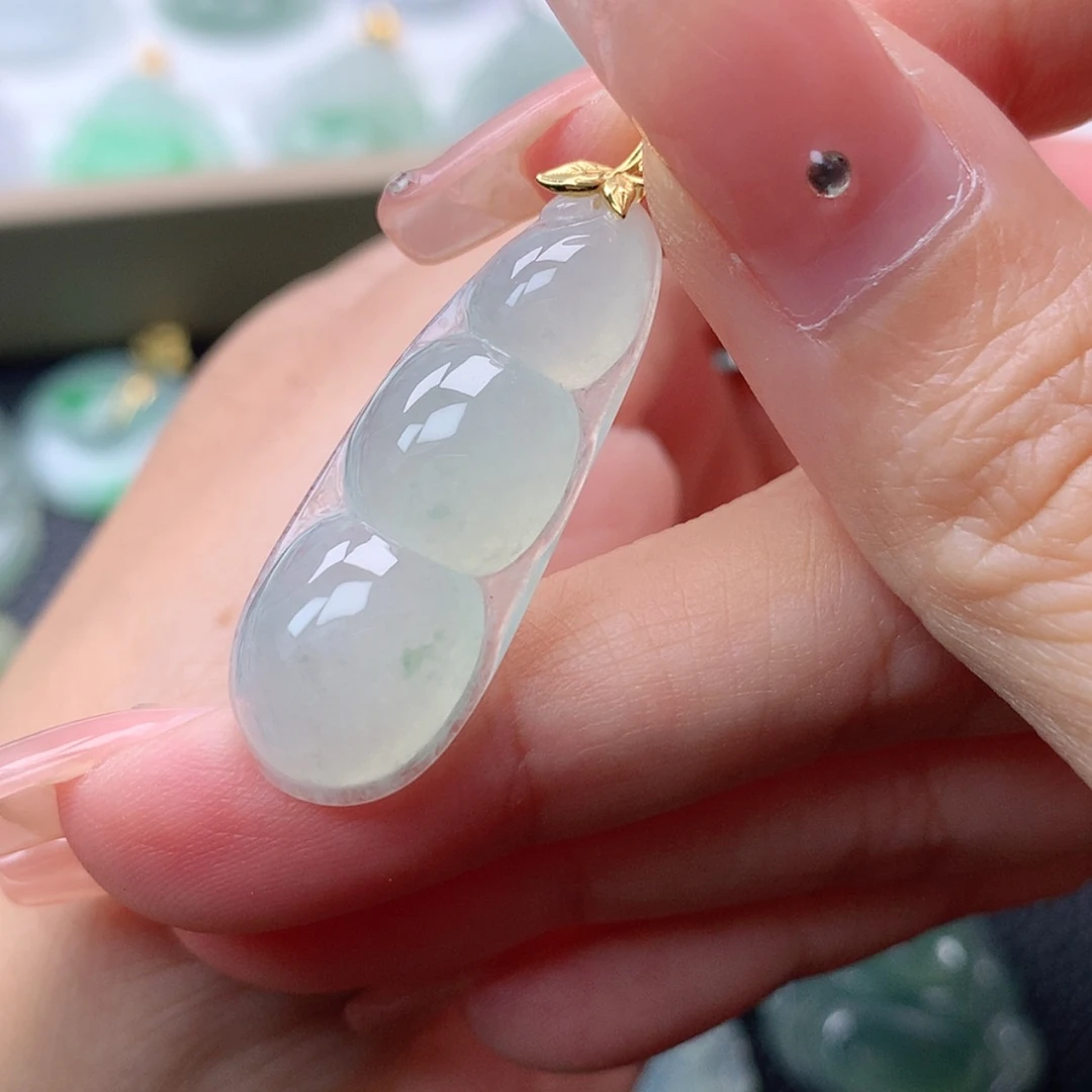 【闪购商品】翡翠18K金镶嵌吊坠(赠链)