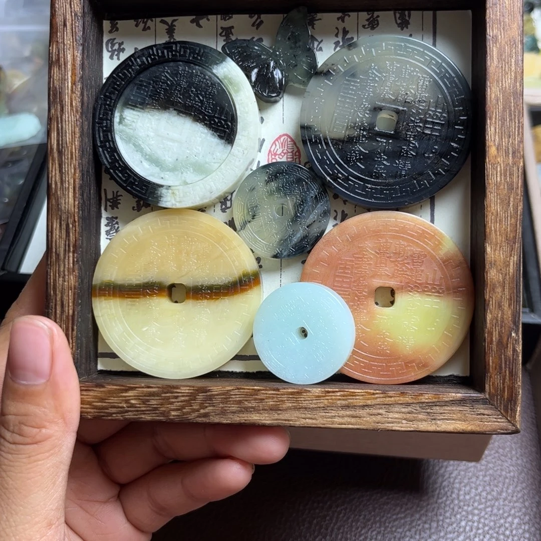 蛇纹石玉合金颈饰