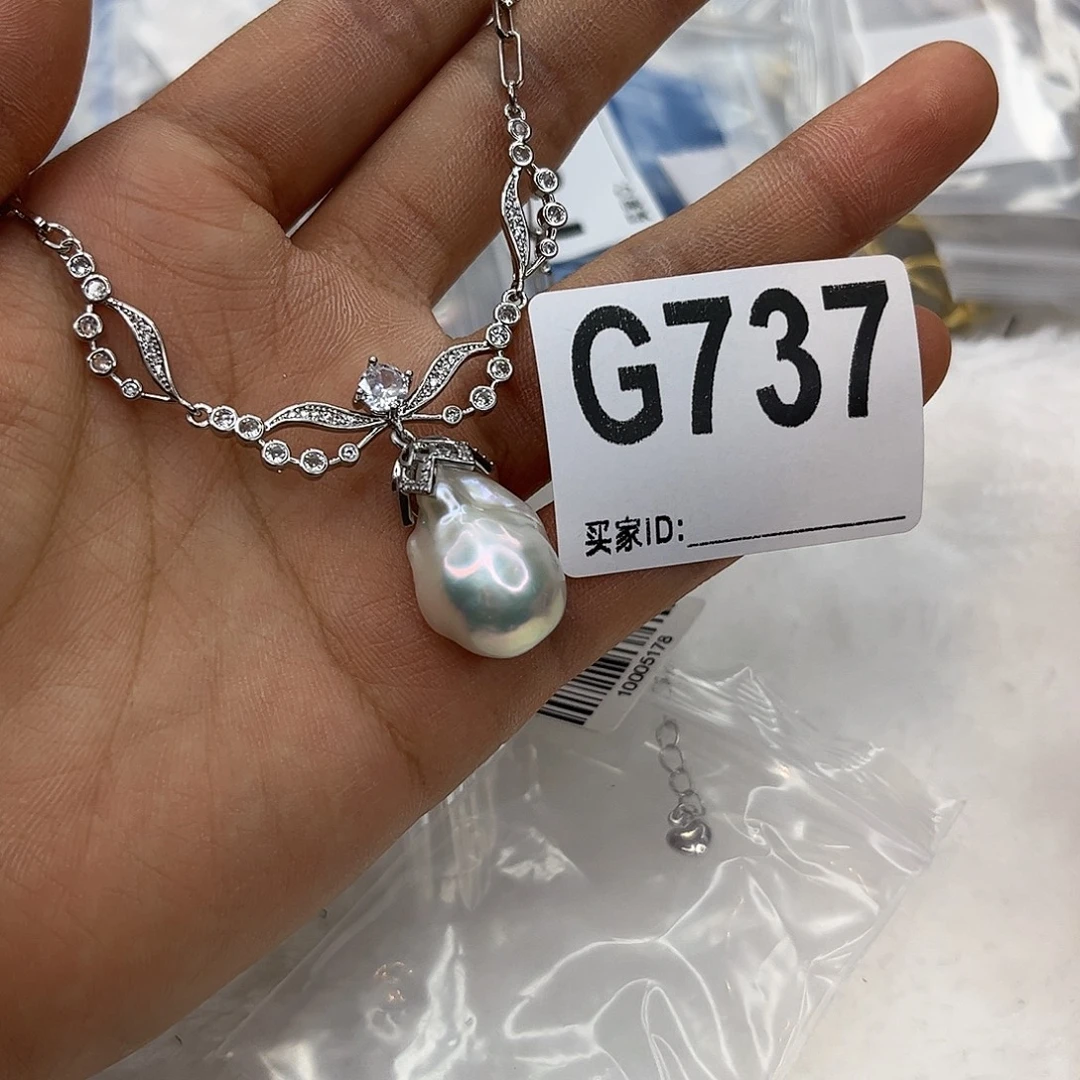 淡水珍珠合金耳饰
