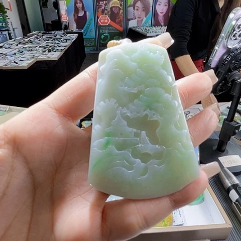 颈饰未镶嵌翡翠一个