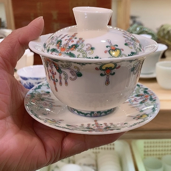 羊脂白玉盖碗瓷器悬停