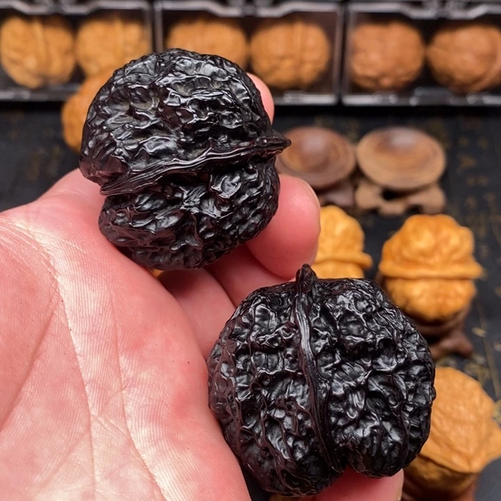 文玩核桃把件扶摇蛤蟆头