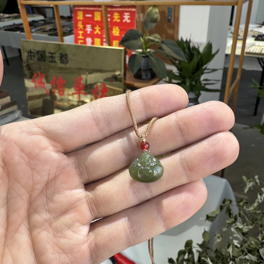 和田玉湖水绿小抱抱佛吊坠15mm  珠宝玉石 玉质  温润  细腻