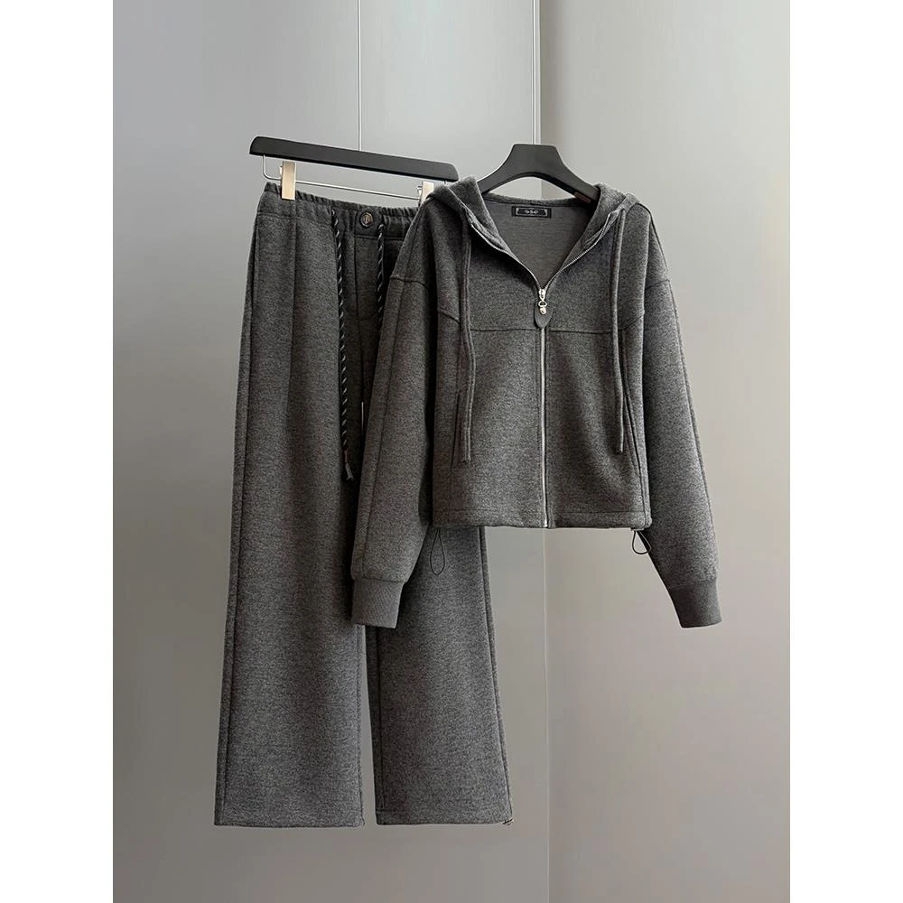 灰色冬季新款高级感休闲运动套装女时尚减龄外套上衣阔腿裤两件套