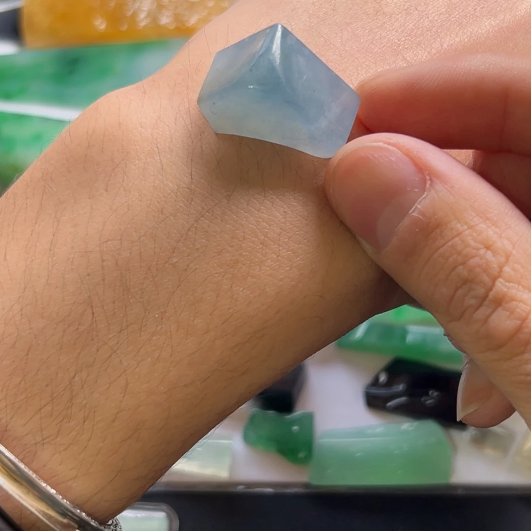 定制翡翠未镶嵌蓝紫底立体吊坠