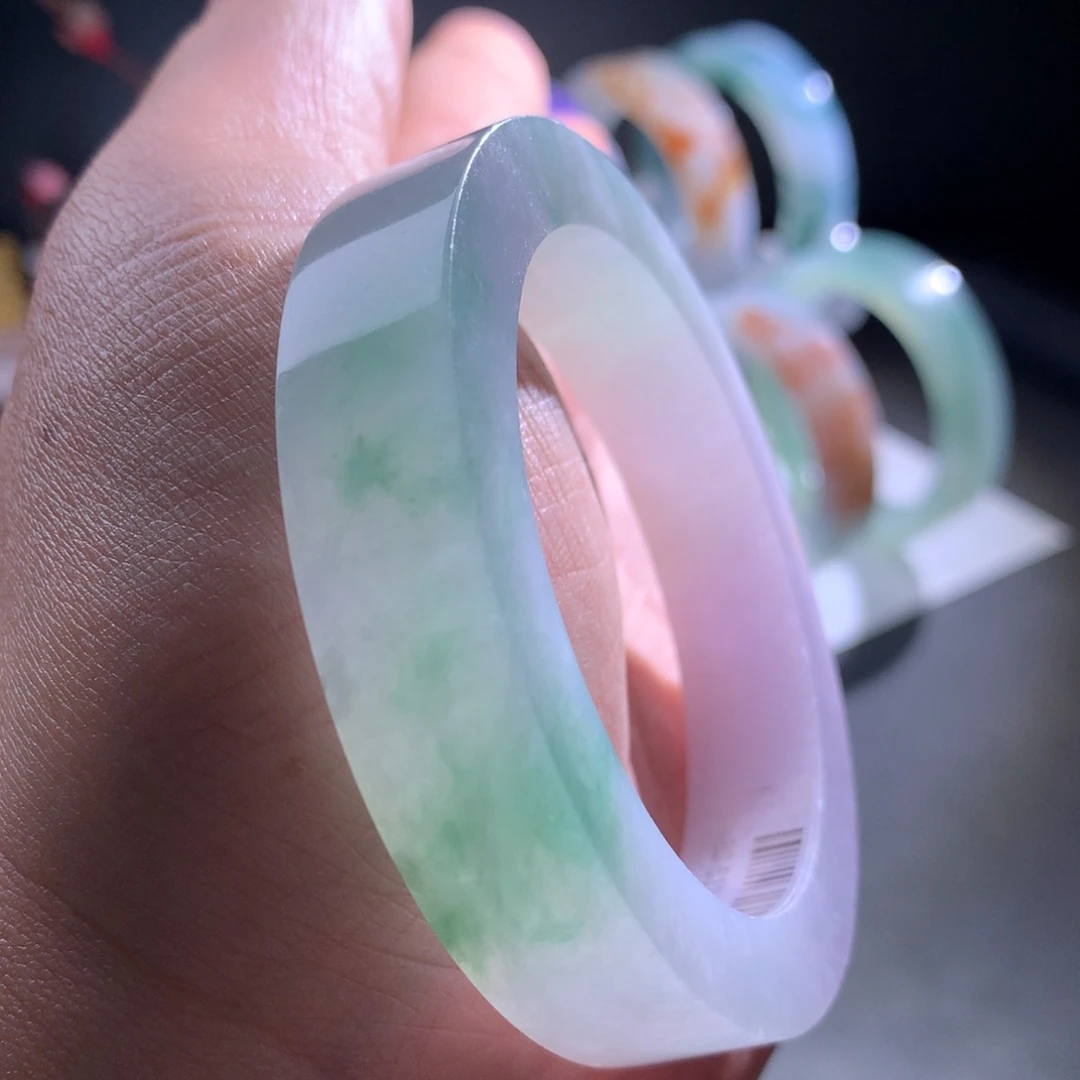 定制翡翠未镶嵌手镯