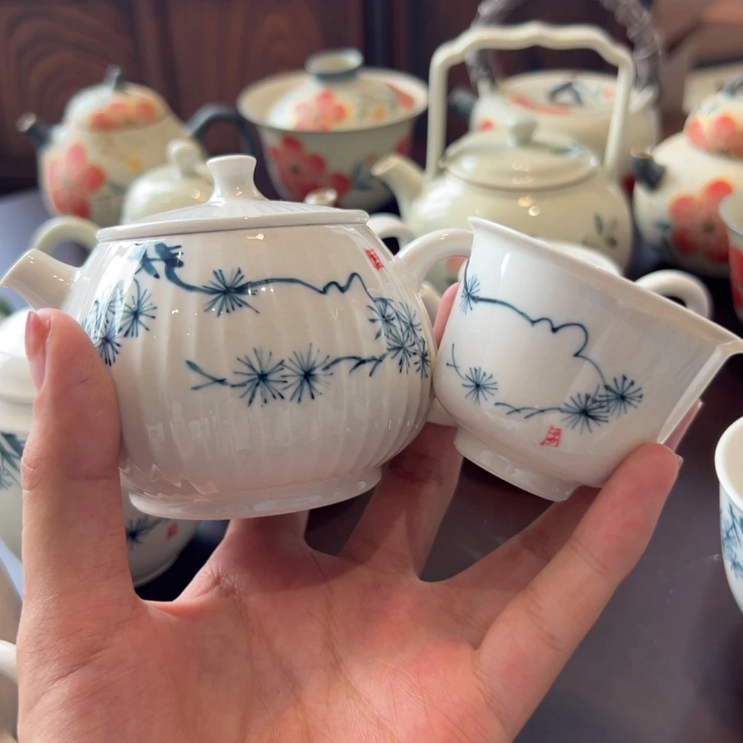 茶具等产品的生产和销售为一体而闻名