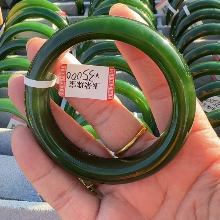 和田玉（碧玉）未镶嵌手镯