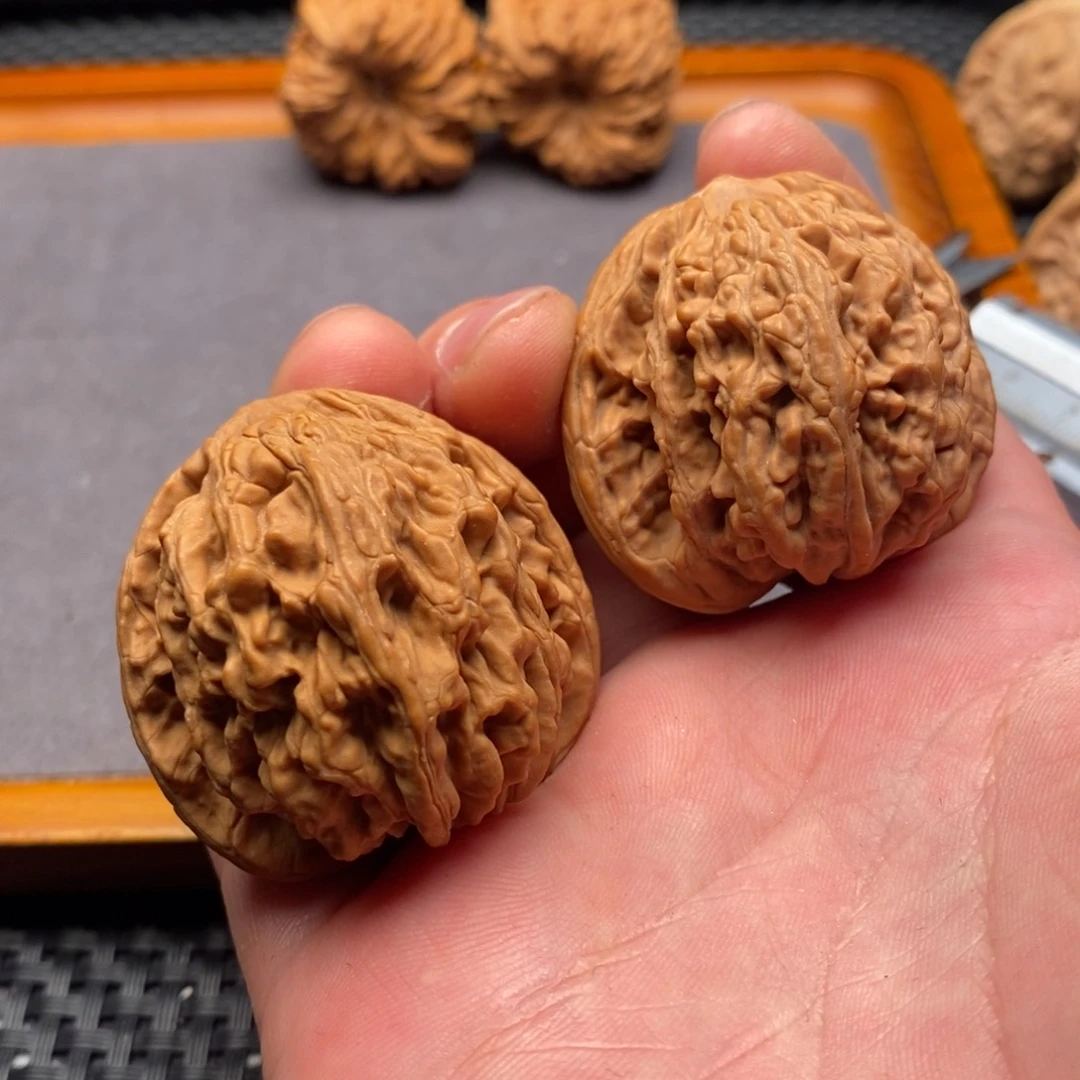 文玩核桃精品对虎头