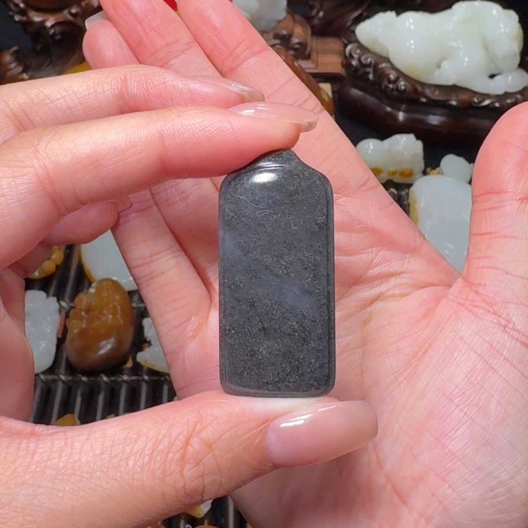 和田玉未镶嵌颈饰平安牌