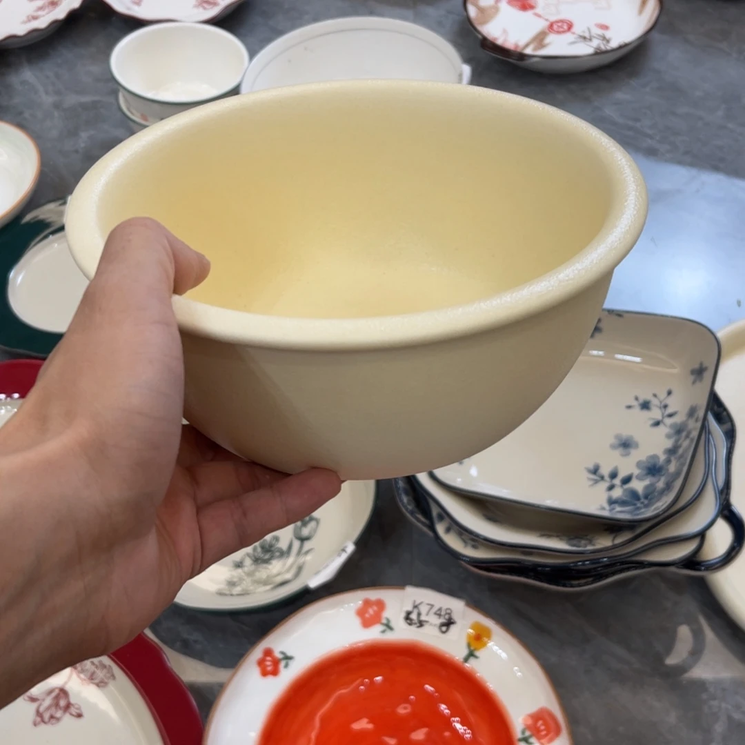 陶瓷微瑕餐具介意勿拍，满18飞！