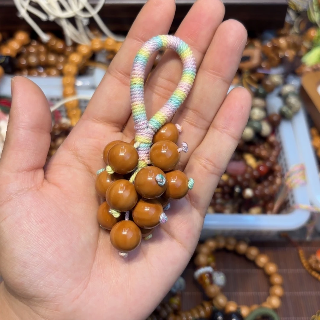 白玉菩提吊坠彩虹葡萄串