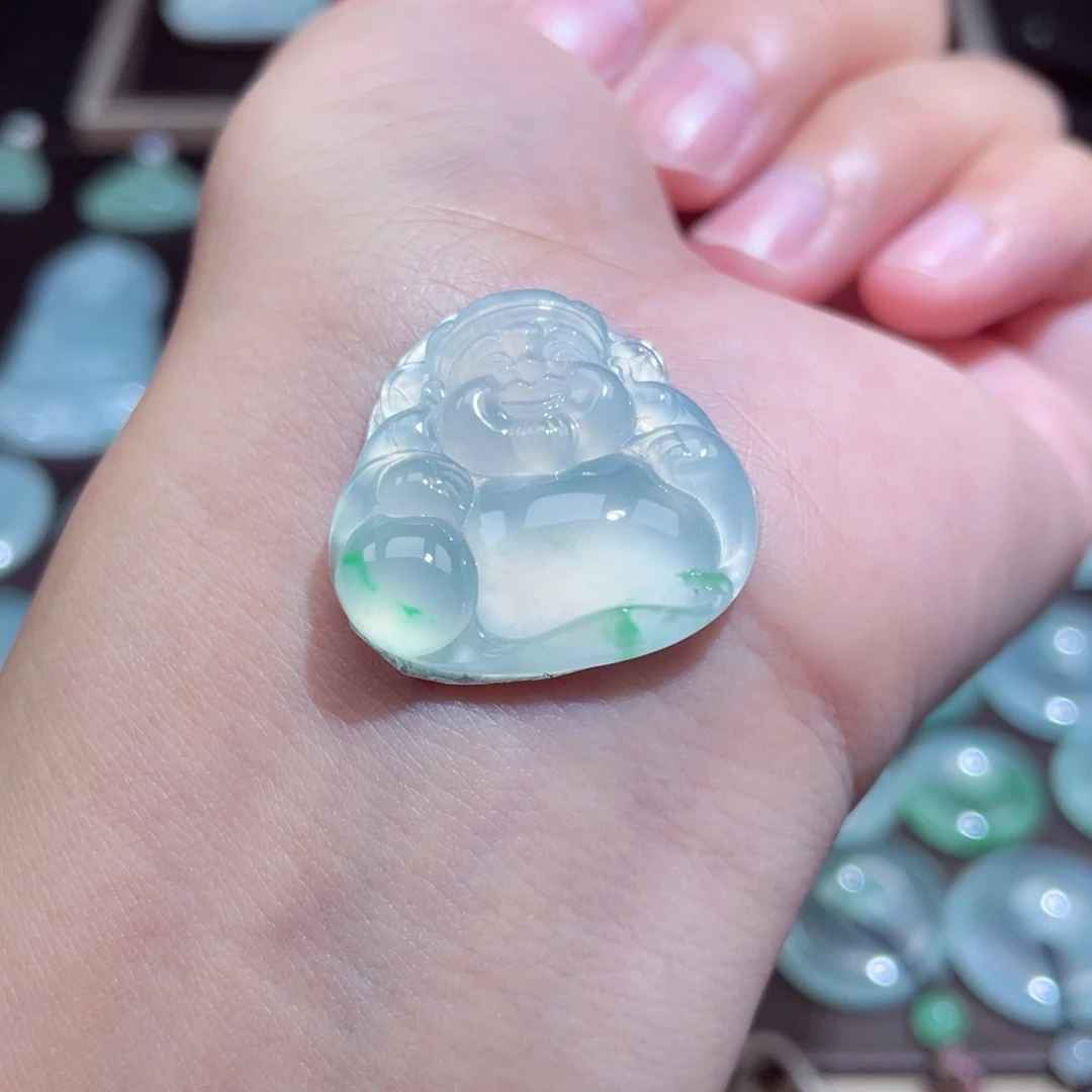 颈饰18K金镶嵌翡翠财神