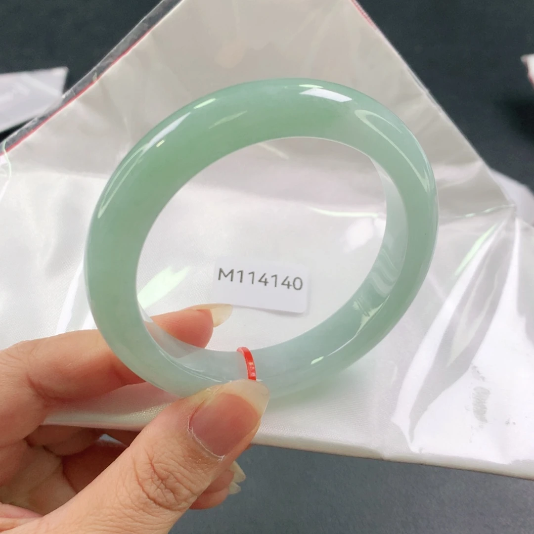 翡翠未镶嵌手镯冰胶透03