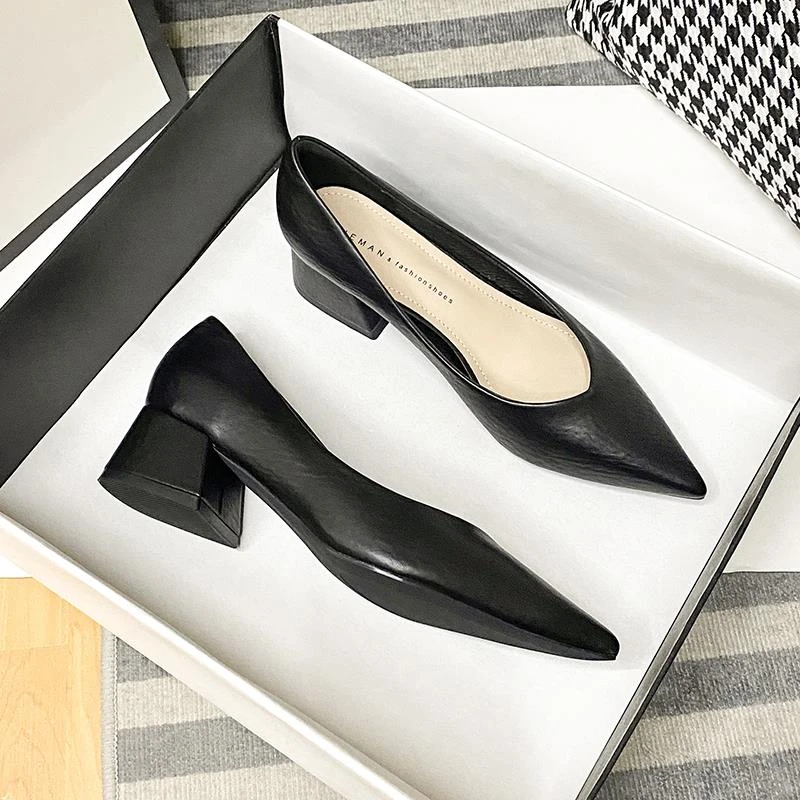 尖头工作鞋2025新款春秋粗跟单鞋女浅口久站不累软底黑色高跟鞋女