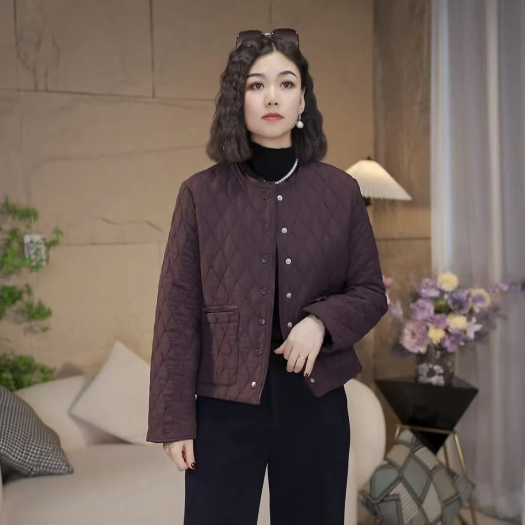 【依依推荐】5327秋冬捏皱气质百搭简约圆领萎形格女士保暖棉服