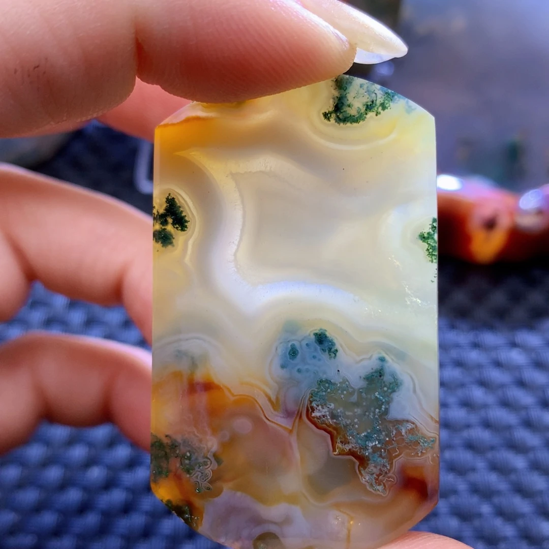 未镶嵌颈饰玛瑙/玉髓?****）
