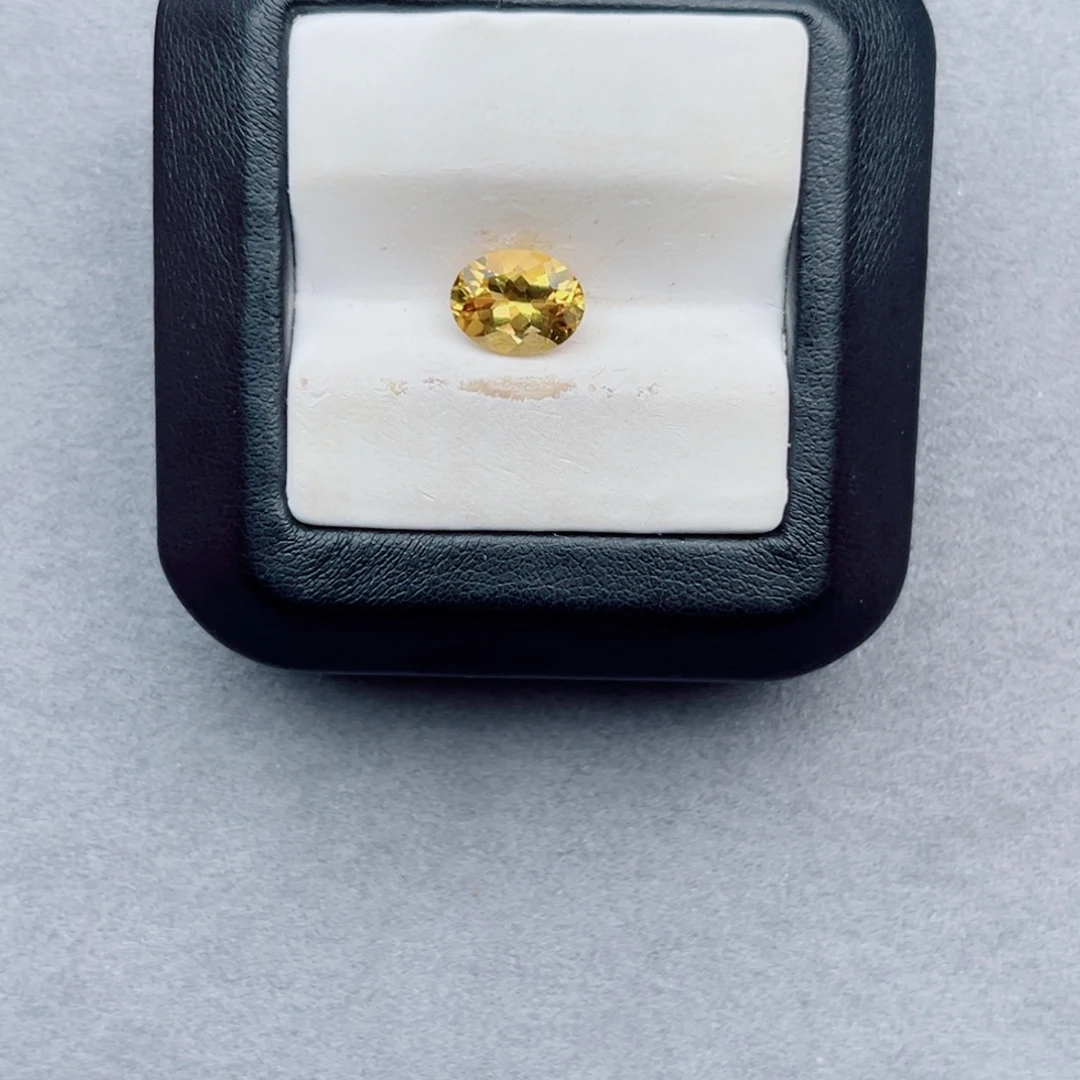 s***C裸石绿柱石天然全净无瑕1.66CT
