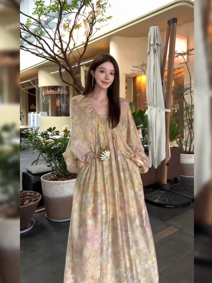 【轻奢穿搭】高级感复古宽松V领蝙蝠袖连衣裙夏季新款法式长裙子女