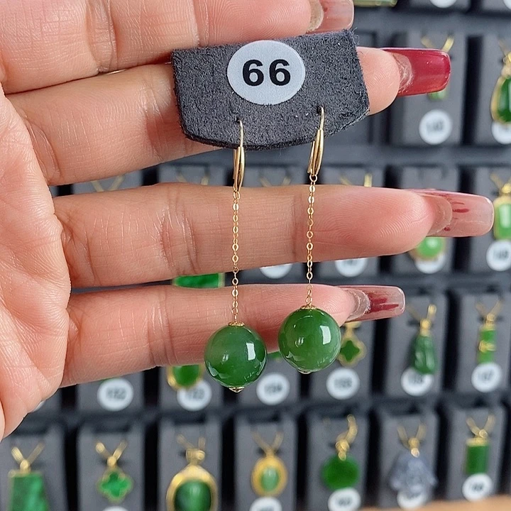 和田玉耳饰18K金镶嵌冰**瑰